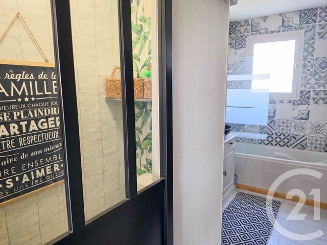Maison &agrave; vendre - 7 pi&egrave;ces - 105,30 m2 - St Mathurin - 85 - PAYS-DE-LOIRE