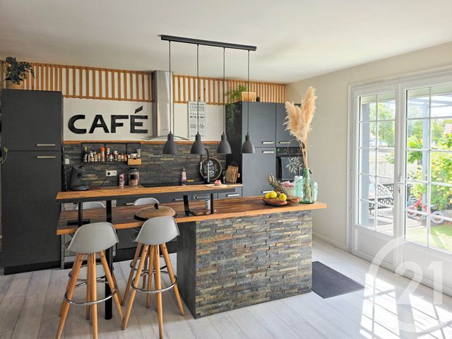 Maison &agrave; vendre - 7 pi&egrave;ces - 105,30 m2 - St Mathurin - 85 - PAYS-DE-LOIRE
