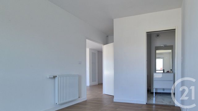 Afficher la photo en grand Appartement T4 à louer - 4 pièces - 86,34 m2 - Olonne Sur Mer - 85 - PAYS-DE-LOIRE