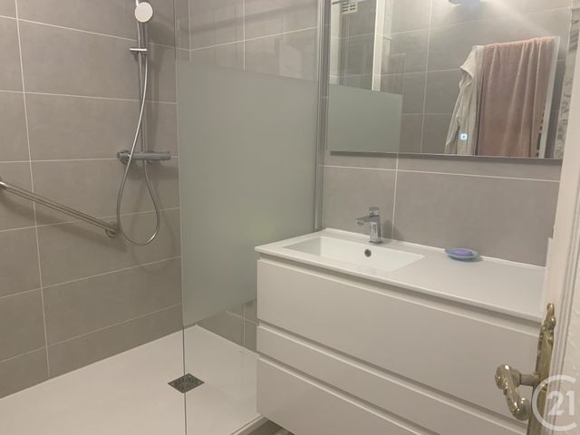 Appartement T3 &agrave; louer - 3 pi&egrave;ces - 77,19 m2 - Les Sables D Olonne - 85 - PAYS-DE-LOIRE