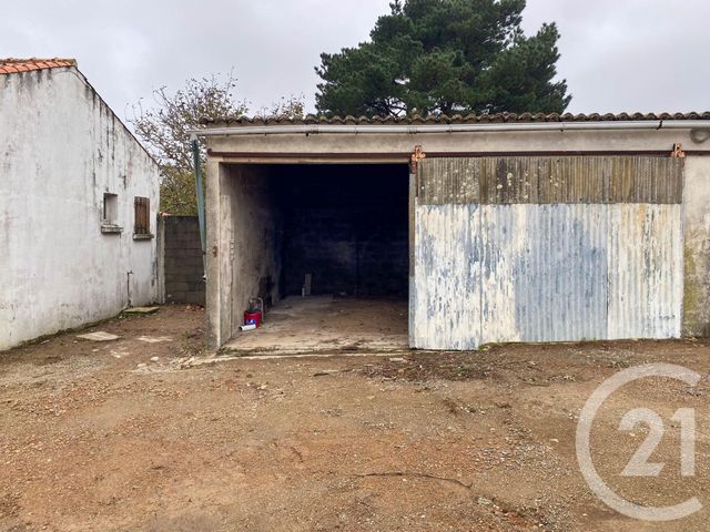 parking - VAIRE - 85